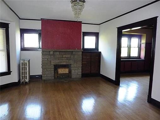 2nd image of 432 N Oakley Ave