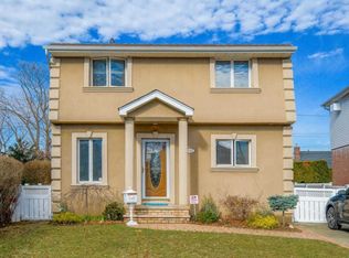 511 Sperry Blvd, New Hyde Park, NY 11040