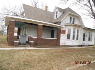 415 E Macomb St, Colchester, IL 62326