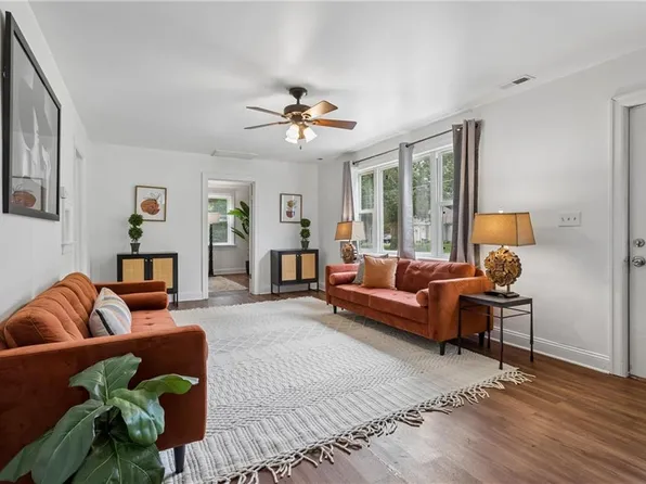 30 Butler Dr, Hampton, VA 23666