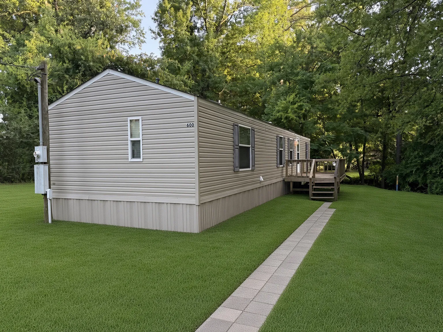 2 bed, 896 sqft, $1,150 — Photo 2