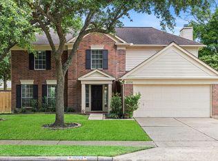 4004 Spring Branch Dr E, Pearland, TX 77584