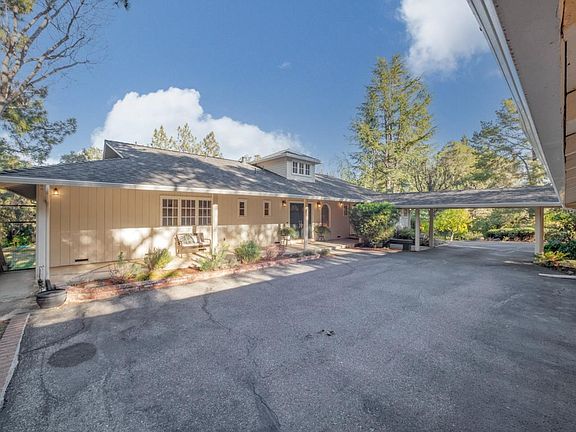 5th image of 16187 Greenwood Ln