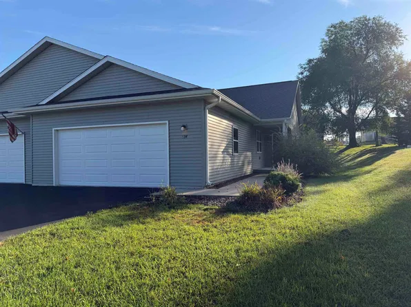 534 River Dr #3, Berlin, WI 54923