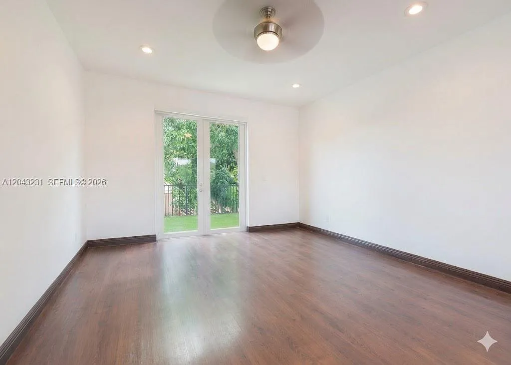 5 bed, 3312 sqft, $9,000 — Photo 4