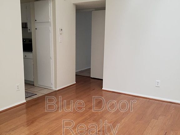 3rd image of 3501 Juan Tabo Blvd #M-02