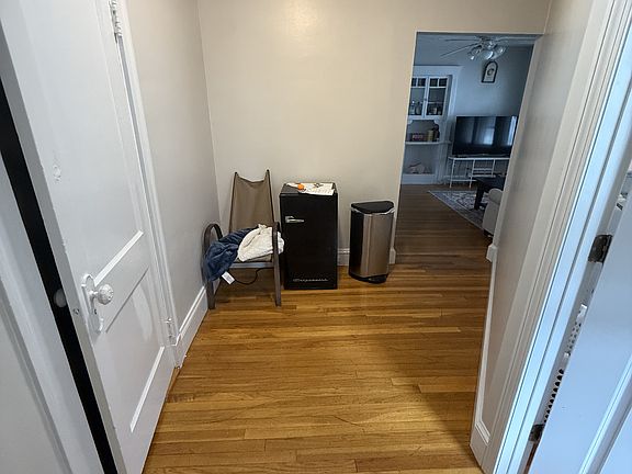 4th image of 29 Chetwynd Rd #1