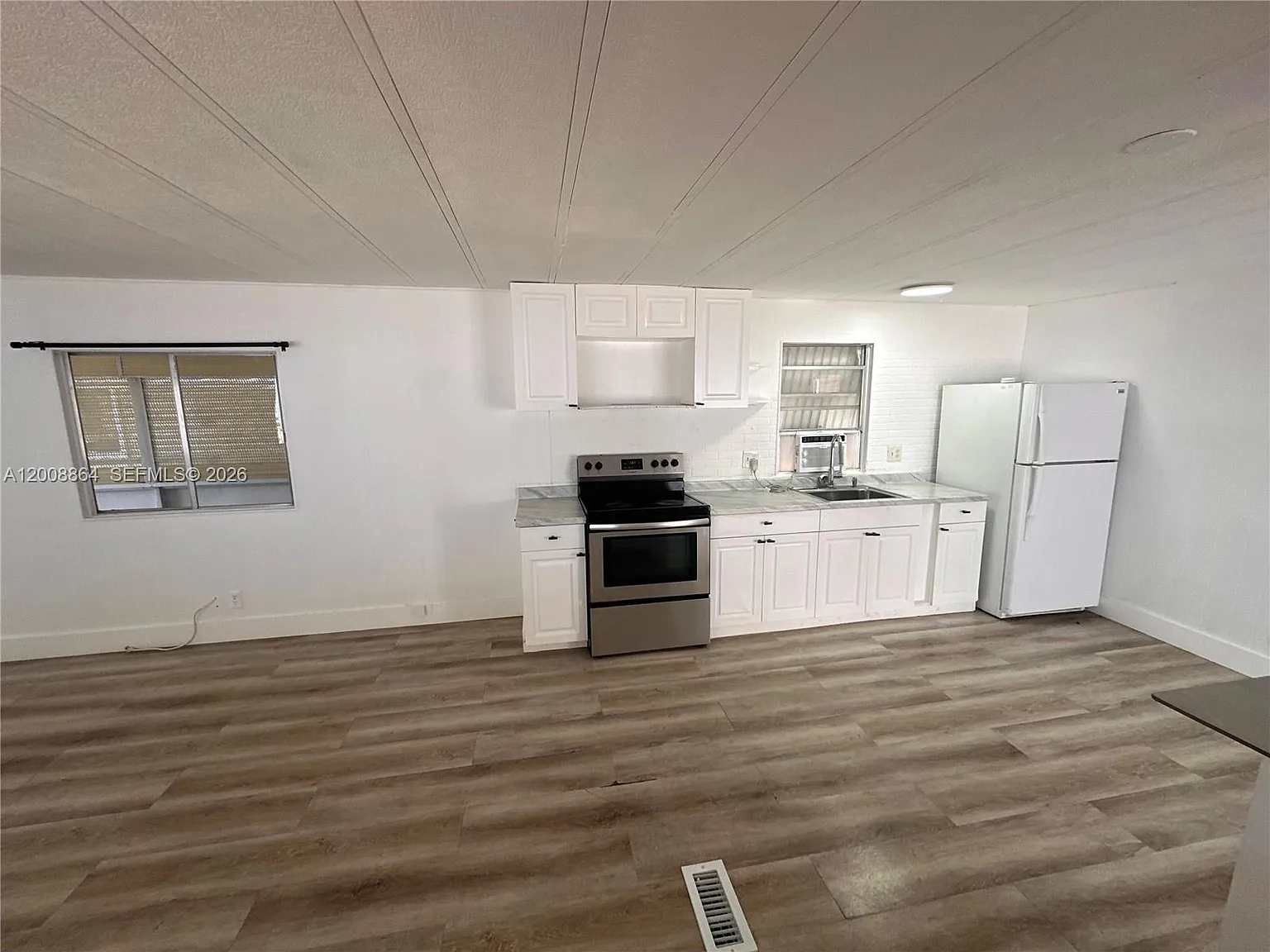 Ravenswood Estates & Mari — Photo 2