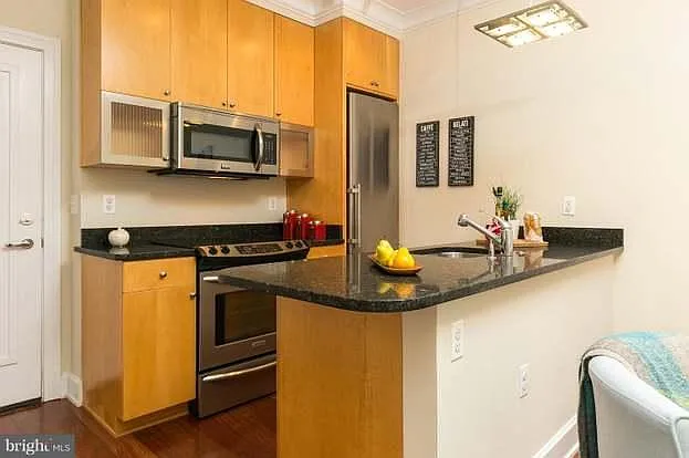 1121 24th St NW #203 — Photo 4