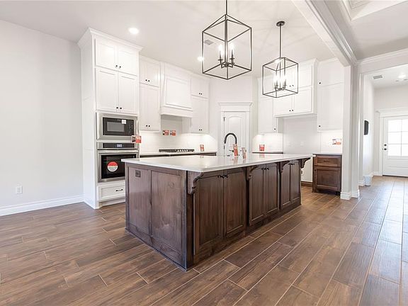 3rd image of 3201 Courtney Creek Dr