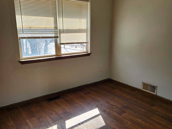 2nd image of 2637 Delavan Ave