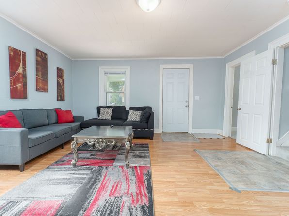 518 N Locust St, Adrian, MI 49221