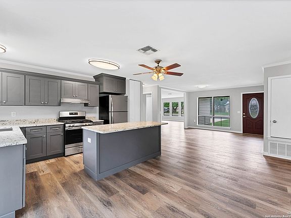 5th image of 2715 LAKELOMA ST