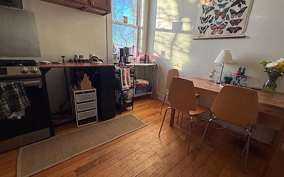 5th image of 16 Copenger St #1