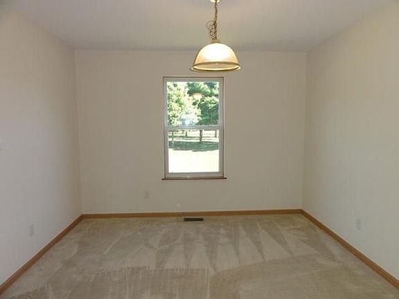 5th image of 282 Green Ave