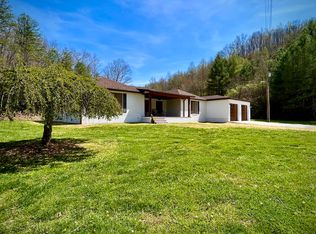 13830 825th Hwy, Oil Springs, KY 41238