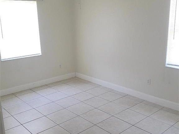 3rd image of 2860 Ponce De Leon Dr