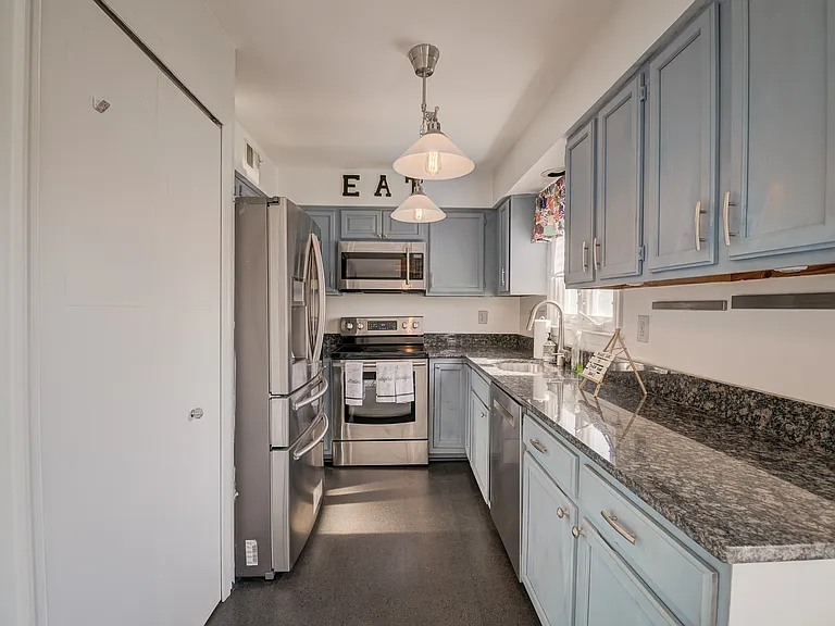 13907 Concord Ave — Photo 28