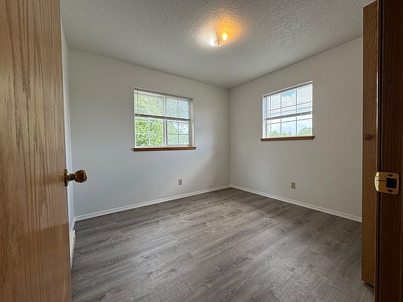 3rd image of 1701 Pacific Ave N #B