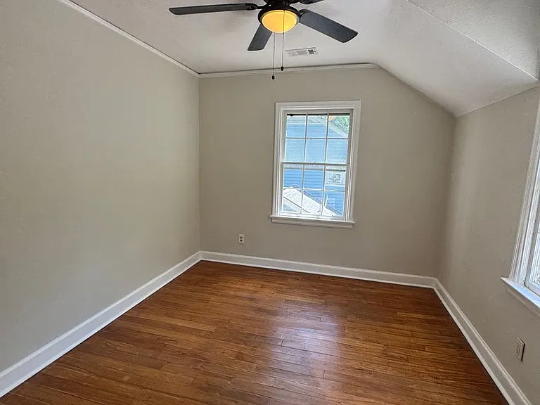 2818 Mallory St — Photo 12