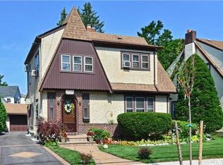 26 Raff Ave, Floral Park, NY 11001