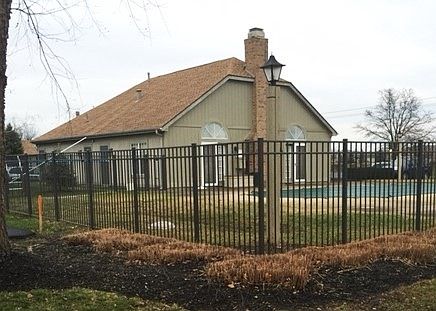 3rd image of 5833 Willow Lake Dr