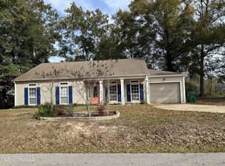 260 Pine Ridge Dr, Waveland, MS 39576