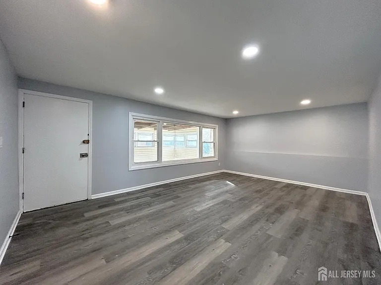 36 Arden St — Photo 13