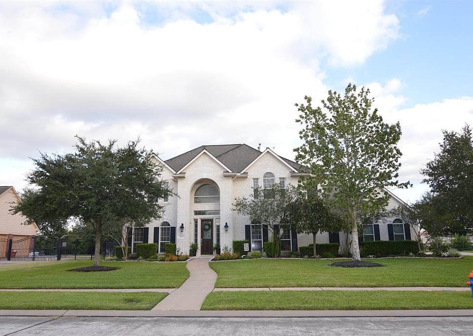 1st image of 3409 Lindhaven Dr