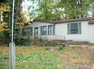 56770 Washington Ct, Three Rivers, MI 49093