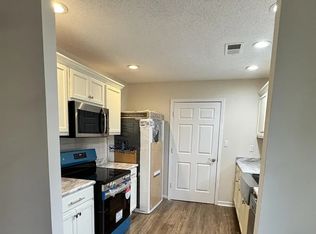 650 W Lake Dr, Holly Springs, MS 38635