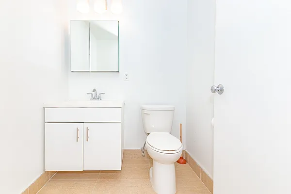 Rented by MySpaceNYC | media 40