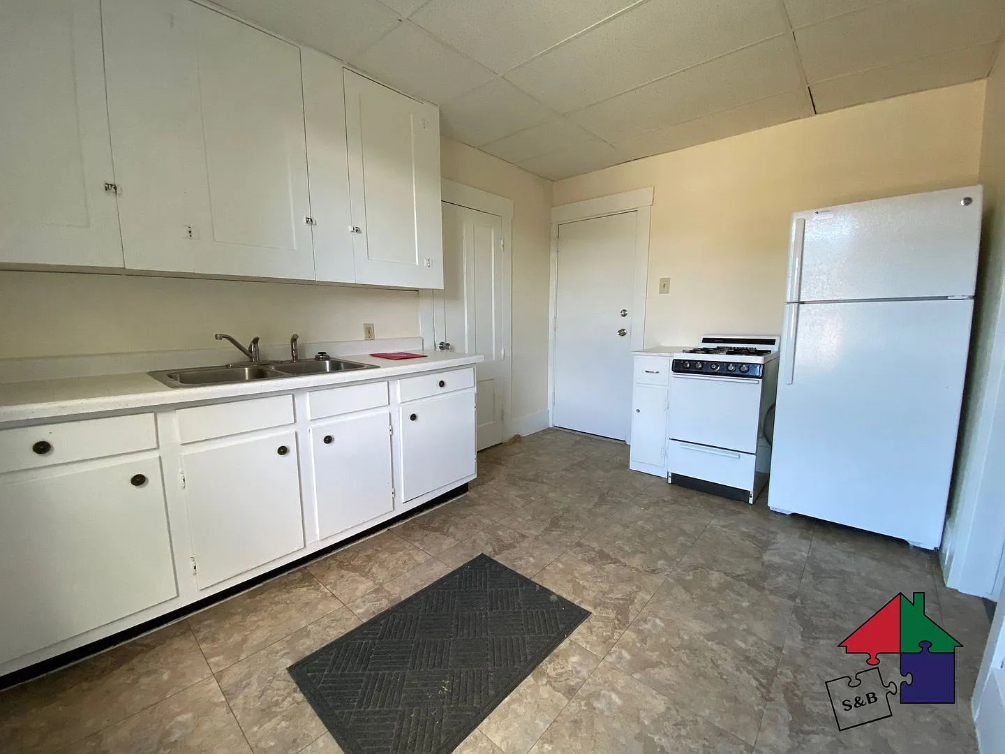 21 Highland Ave — Photo 3