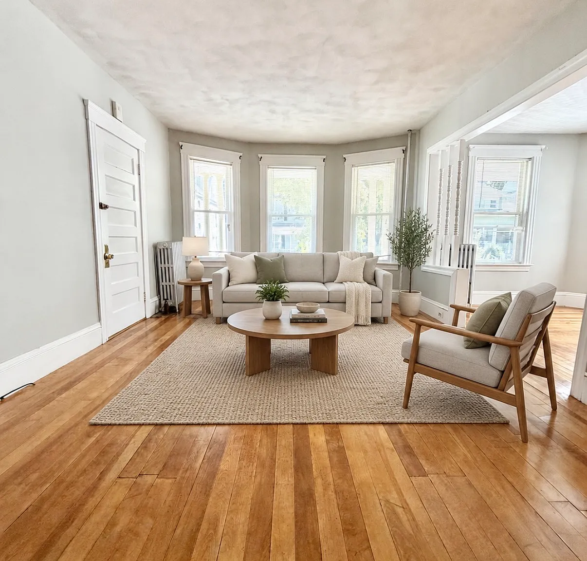2 bed, 1100 sqft, $2,100 — Photo 1