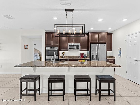 5th image of 4851 Pearl Lake Ct