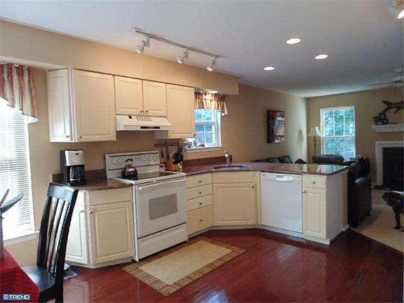 5th image of 128 Marsh Creek Dr