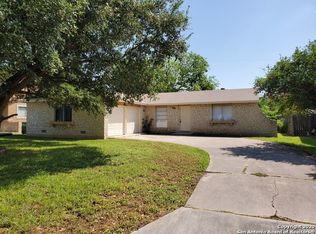 8210 Windover Dr, San Antonio, TX 78218