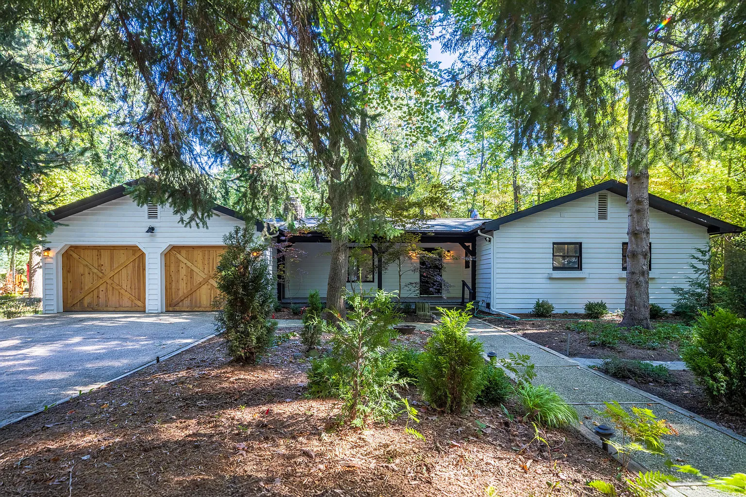 221 Pokagon Dr photo 1