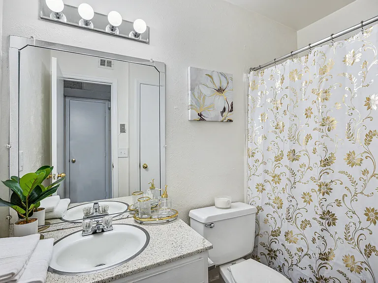 Montecito West — Photo 10