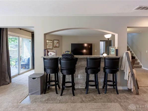 127 Rippling Brook Ln, Springboro, OH 45066