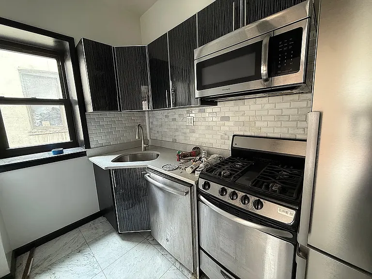 328 E 78th St #25 — Photo 2