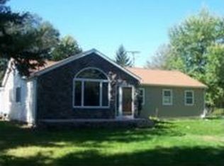 9118 Cedar Lake Rd, Pinckney, MI 48169