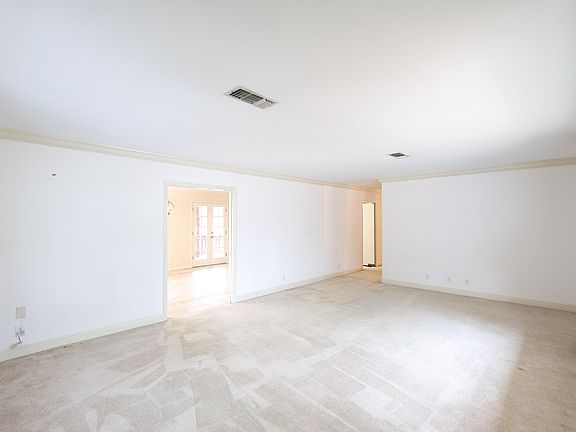 4th image of 1415 W Main St