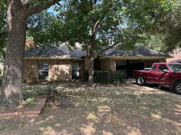 7729 Red Oak St, North Richland Hills, TX 76182