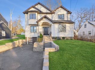 10 Sycamore Ave, Livingston, NJ 07039