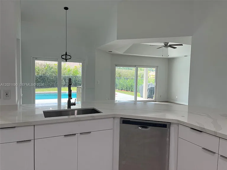 814 Heron Rd — Photo 19
