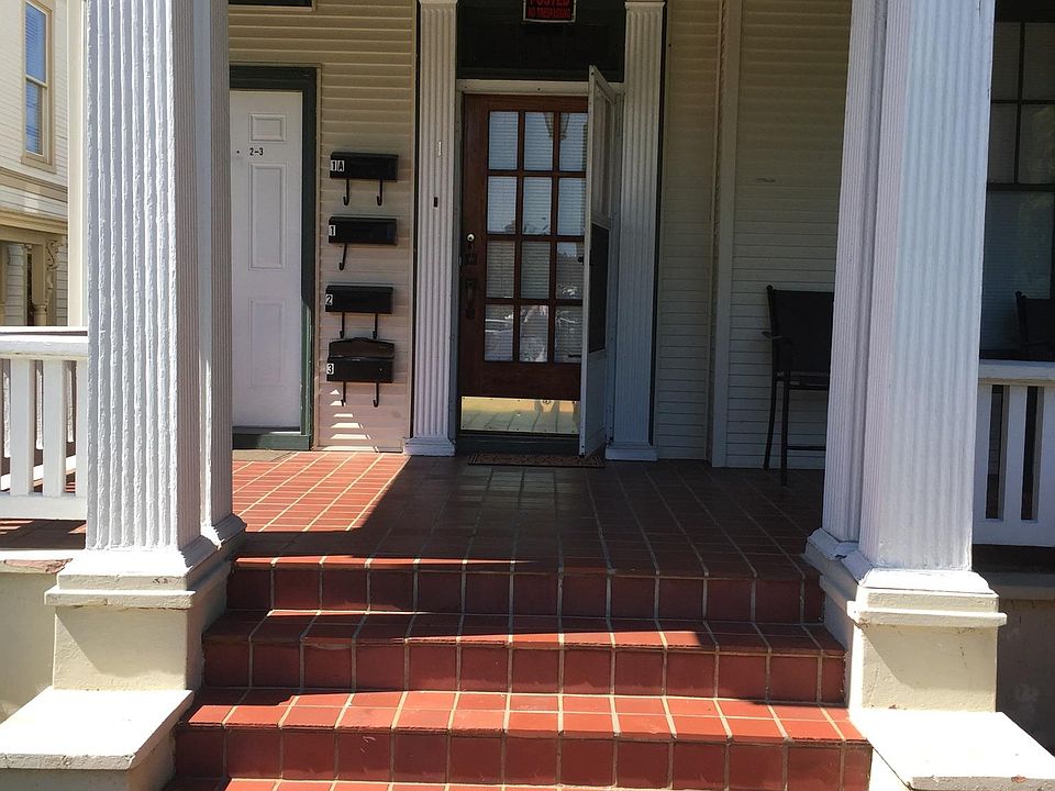 1st image of 207 Mountain Ave SW Ste 1