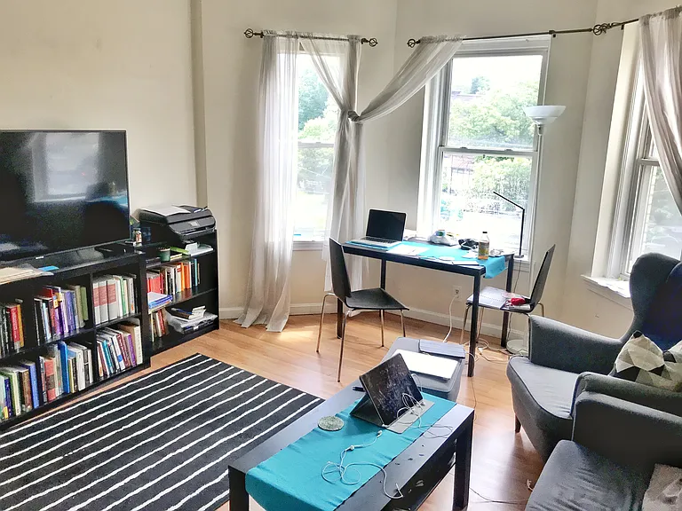1427 Commonwealth Ave #405 — Photo 2