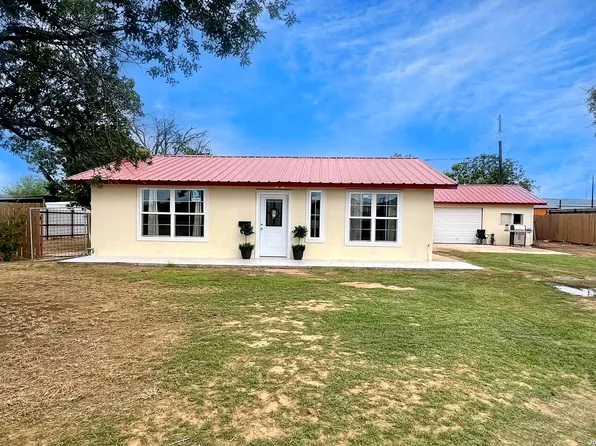 13934 N INTERSTATE 35, Moore, TX 78057