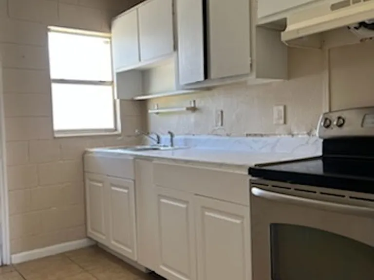 522 Washington Ave #1 — Photo 4